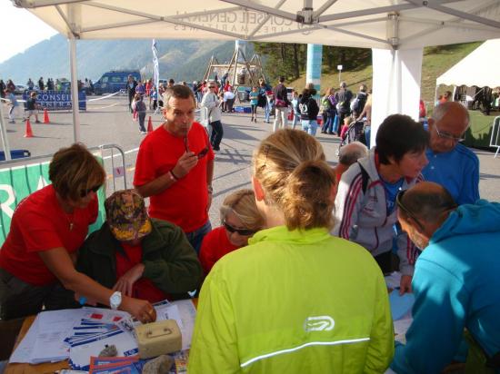 Joelle & JB aux  inscriptions 