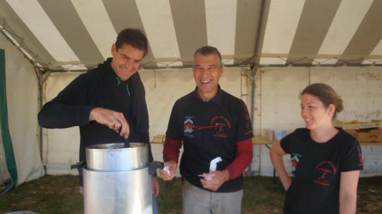 Emmanuel ,Marc et Emilie ! le Café