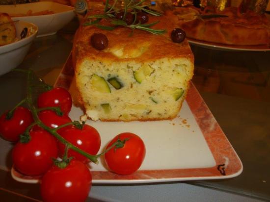 1 cake a la feta et aux courgettes